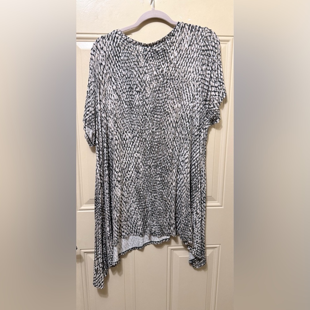 ana A New Approach Shark Bite Tunic Top in Size 2X - Picture 2 of 3
